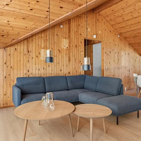 Renovated 4 Sea View Calm Feriehus
